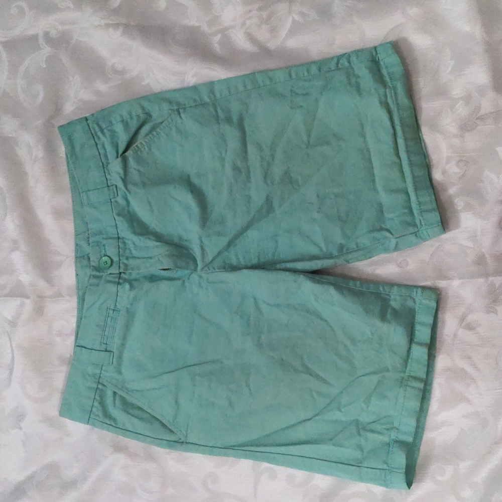 Gap seafoam light green khaki boyfriend shorts